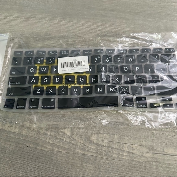 BLACK Keyboard Cover - Picture 1 of 3